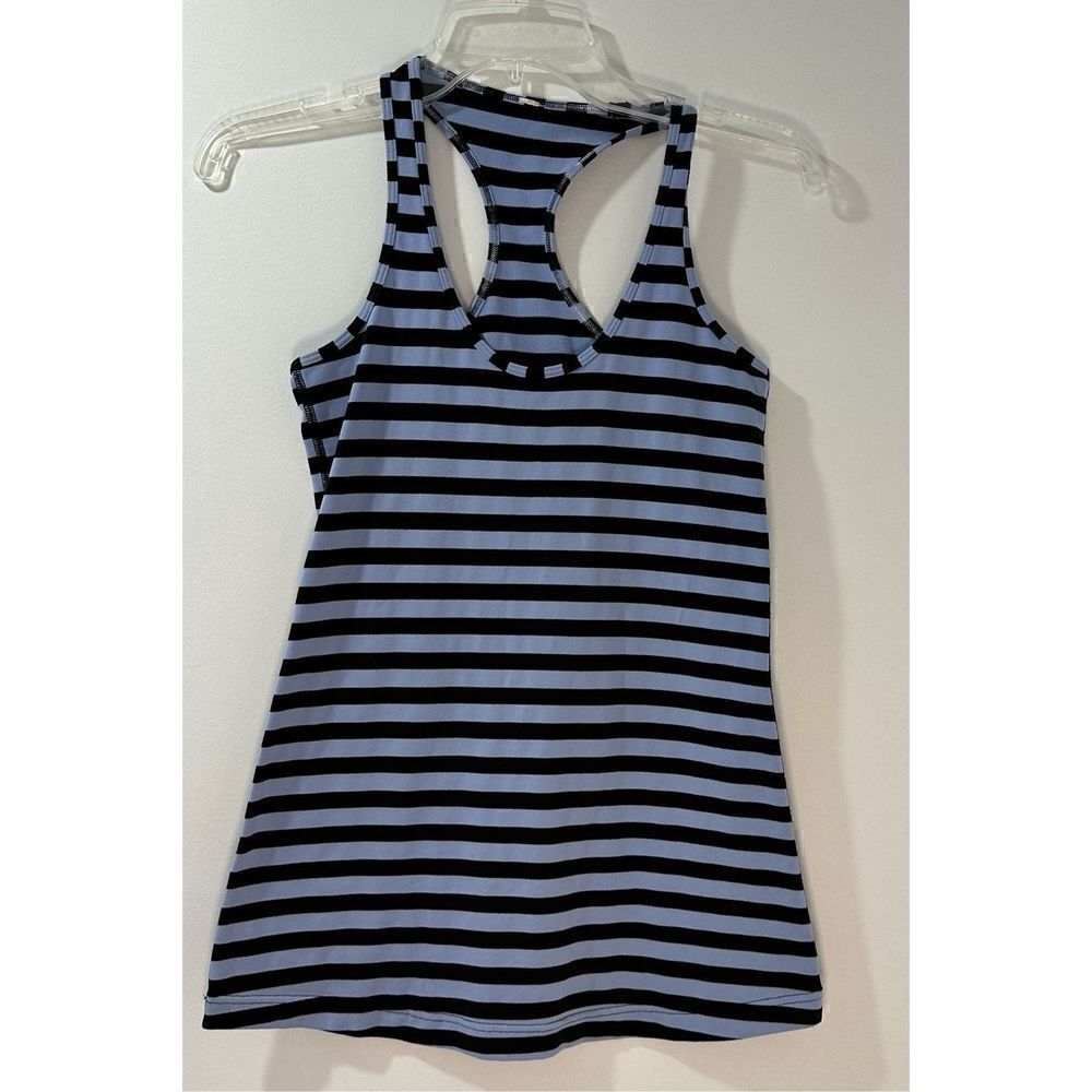 Lululemon women’s blue/black racerback tank top size small. #40-1001